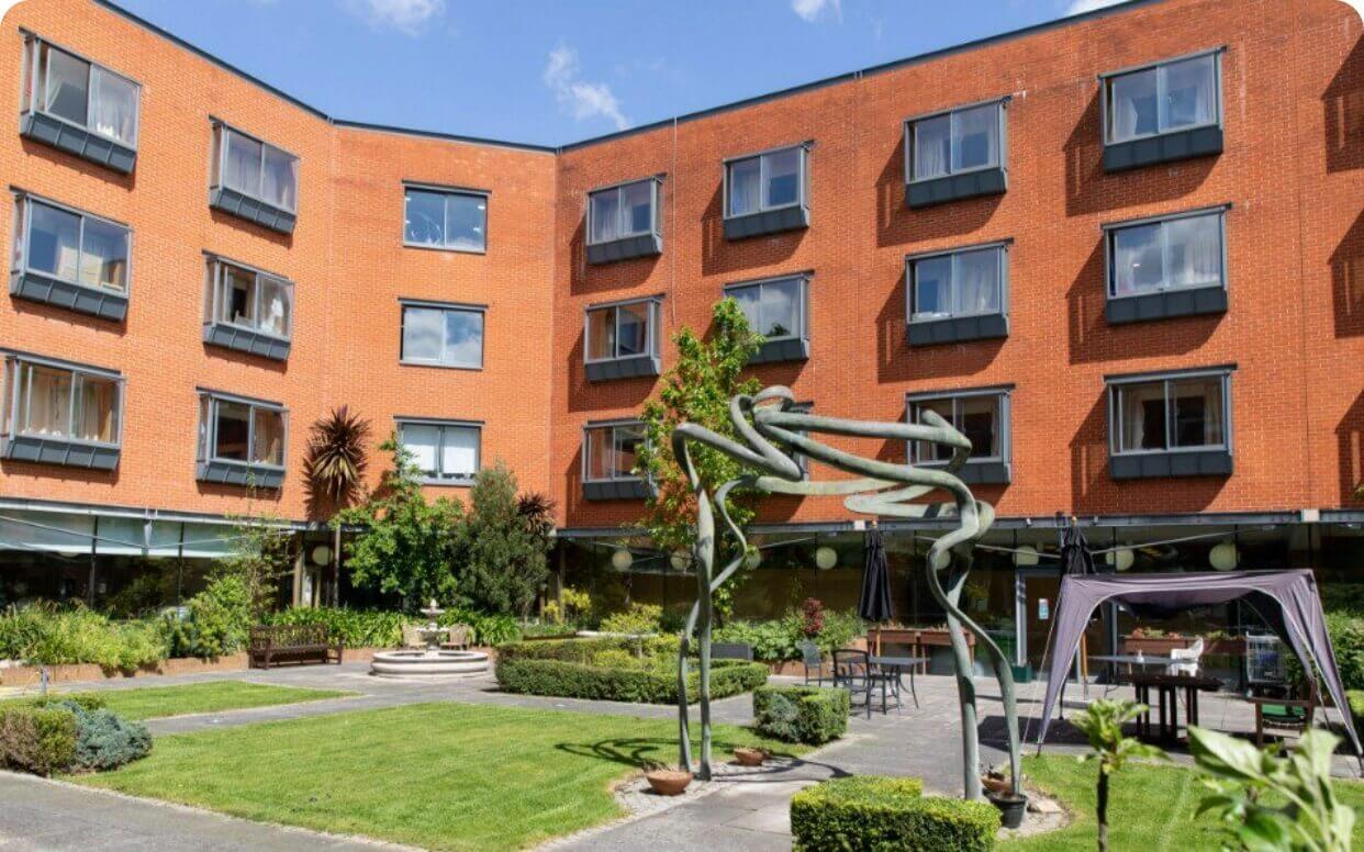 THE BETTY AND ASHER LOFTUS CENTRE